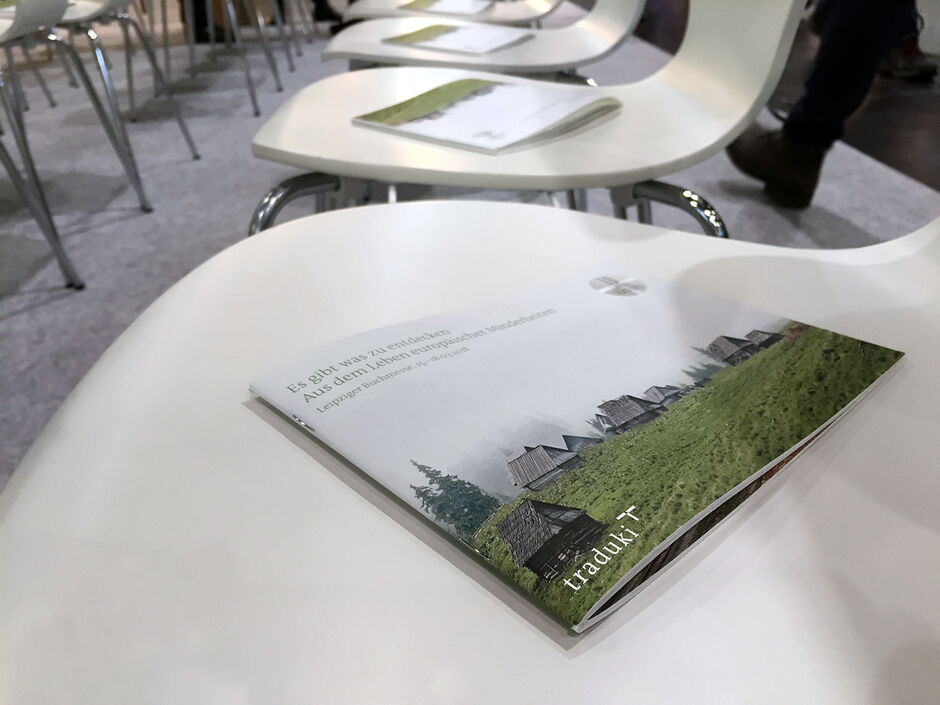 martin zech design, projekt design, traduki, messestand, leipziger buchmesse 2018, programmheft, titel 1